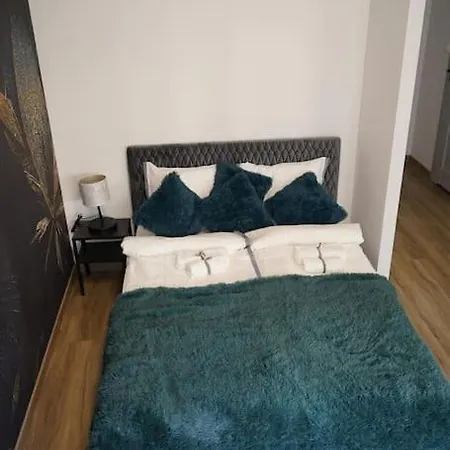 Glamorous And Modern Apartament *